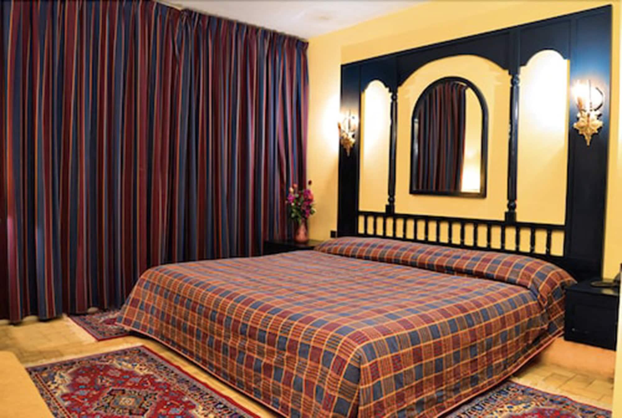 Rs Hotel Karam Palace Варзазат Екстериор снимка